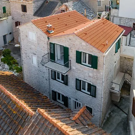 Apartment 15381a *