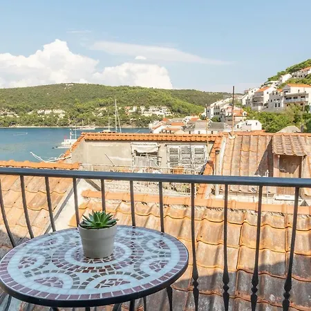 15381a Apartment Pucisca